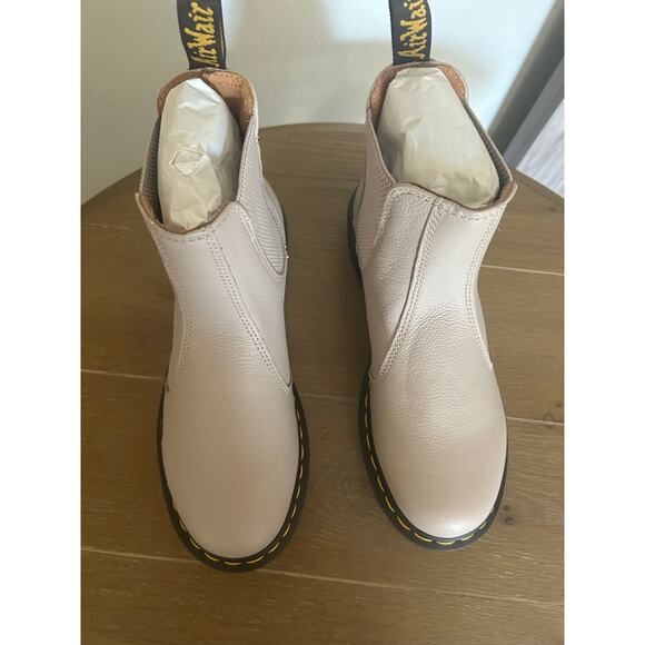 NEW Dr. Martens Women Virgina chelsea ankle boots vintage taupe 8 - Picture 3 of 8